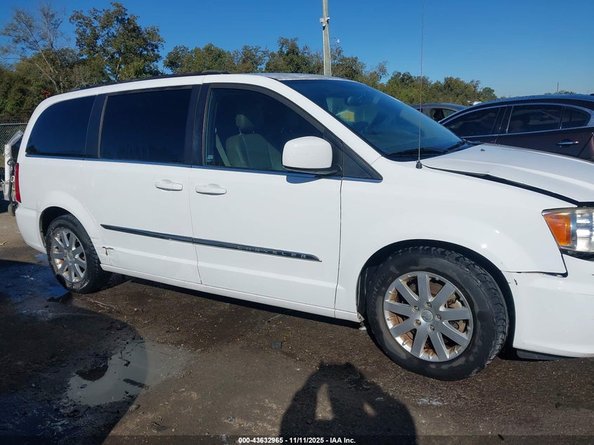 2016 Chrysler Town & Country Touring VIN: 2C4RC1BG4GR156055 Lot: 43632965