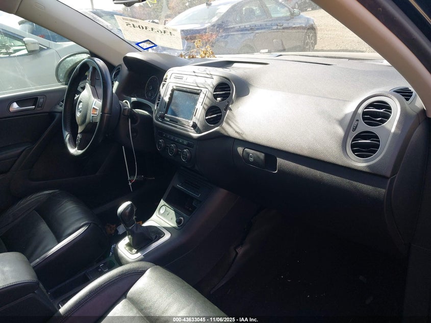 2017 VOLKSWAGEN TIGUAN 2.0T SPORT - WVGTV7AX9HK024165