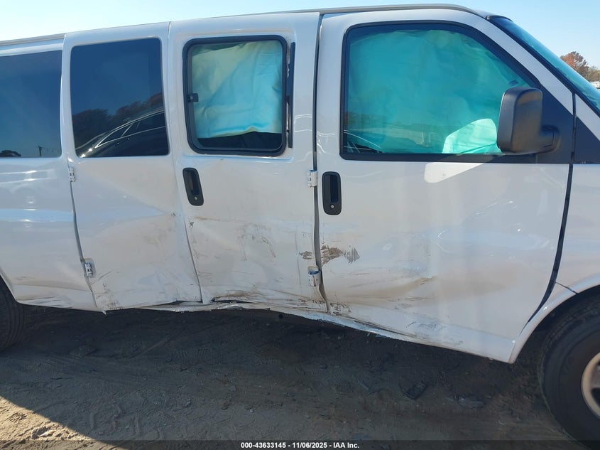 2017 CHEVROLET EXPRESS 3500 auction photo 6