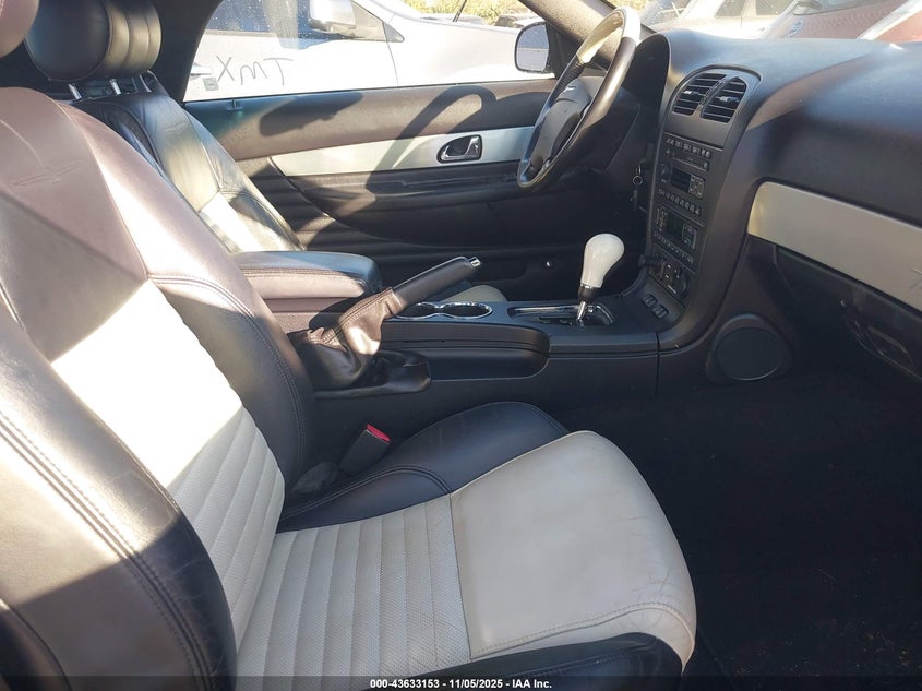 1FAHP60A03Y101660 2003 FORD THUNDERBIRD photo no. 5