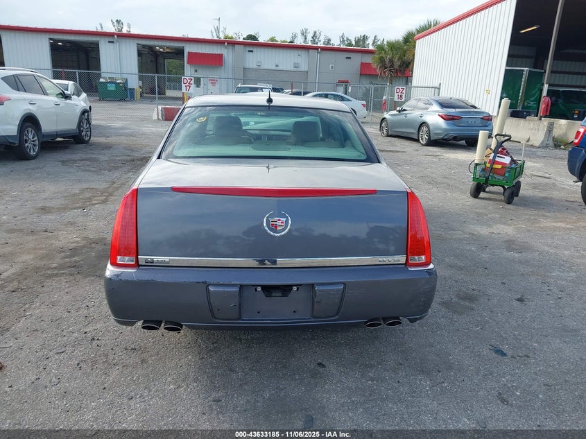 2007 Cadillac Dts V8 VIN: 1G6KD57YX7U163895 Lot: 43633185