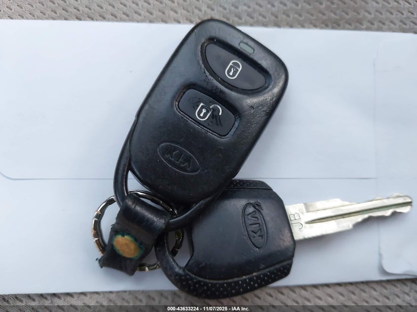 2006 Kia Rio Lx VIN: KNADE123866172070 Lot: 43633224