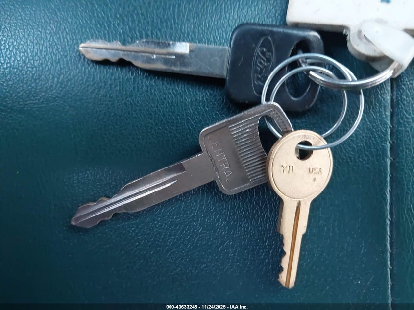 2011 Ford E-350 Cutaway VIN: 1FDEE3FL3B0436184 Lot: 43633245