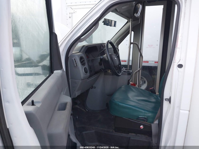 2011 Ford E-350 Cutaway VIN: 1FDEE3FL3B0436184 Lot: 43633245