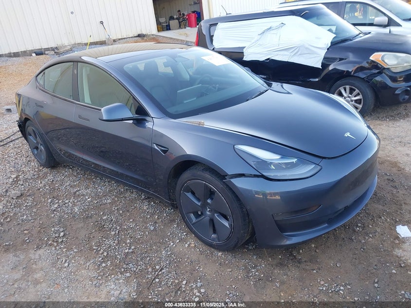 TESLA MODEL 3 REAR-WHEEL DRIVE