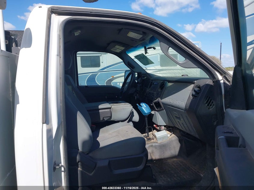 2013 Ford F-450 Chassis Xl VIN: 1FDUF4GT6DEB88888 Lot: 43633360