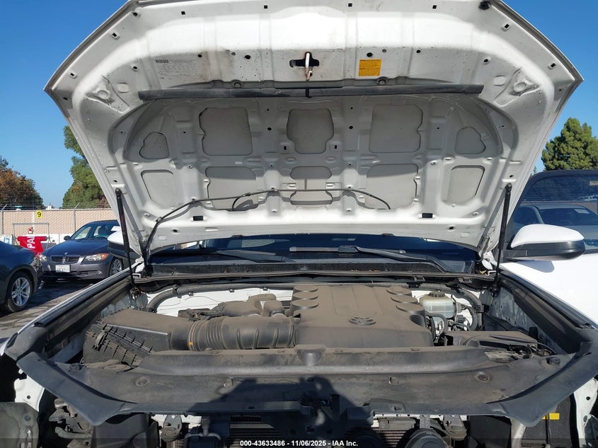 2014 TOYOTA 4RUNNER SR5 - JTEBU5JR5E5182632