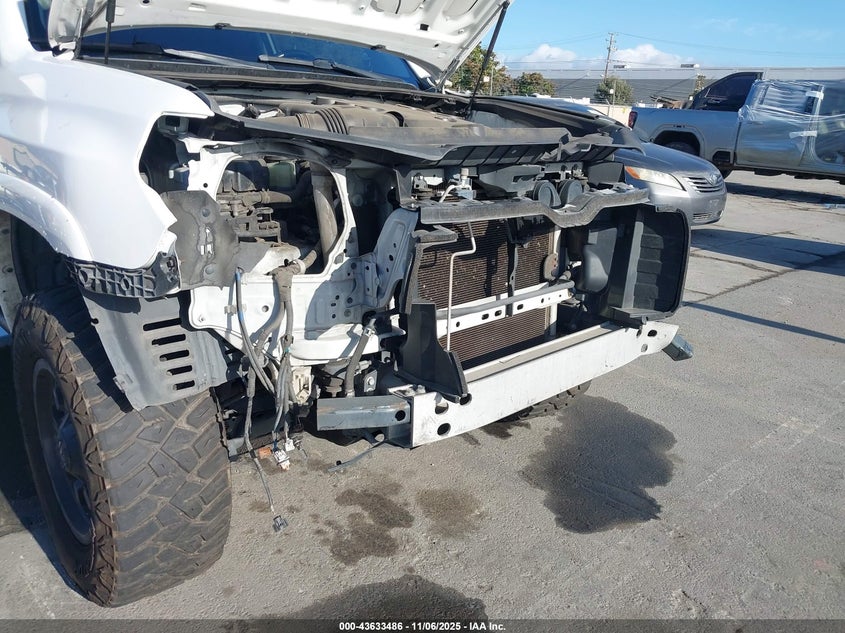 2014 TOYOTA 4RUNNER SR5 - JTEBU5JR5E5182632