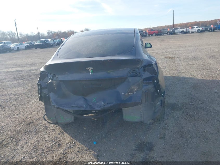 2024 Tesla Model Y Long Range Dual Motor All-Wheel Drive VIN: 7SAYGAEEXRF176838 Lot: 43633490