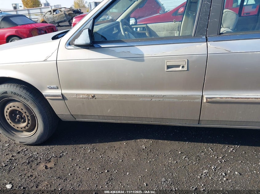 1992 Dodge Spirit VIN: 1B3XA4638NF245719 Lot: 43633534