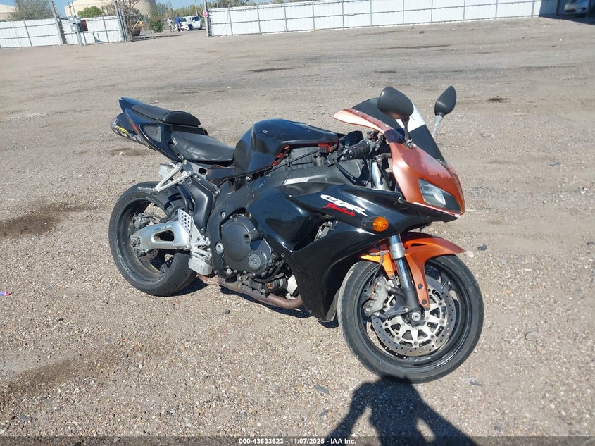 2006 HONDA CBR1000 RR - JH2SC570X6M212237