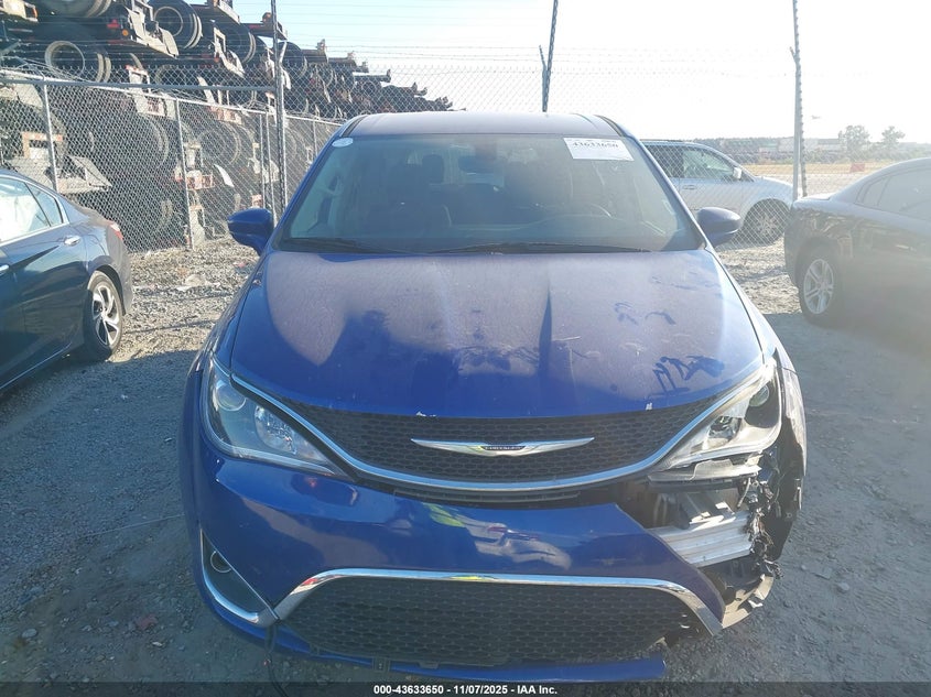 2018 Chrysler Pacifica Touring Plus VIN: 2C4RC1FG2JR227982 Lot: 43633650