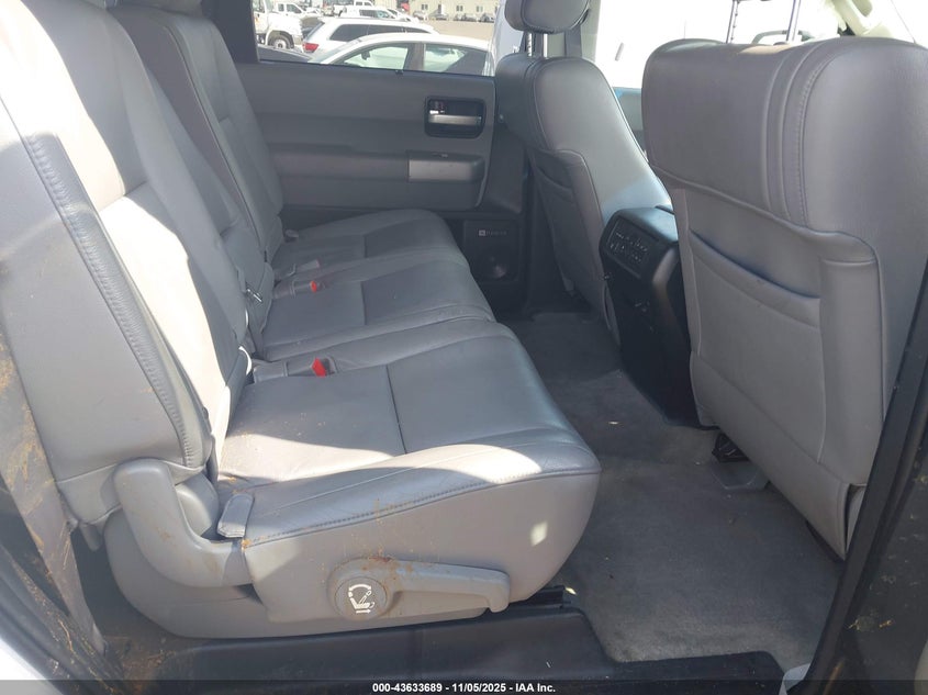 2008 Toyota Sequoia Limited 5.7L V8 VIN: 5TDZY68A08S004171 Lot: 43633689