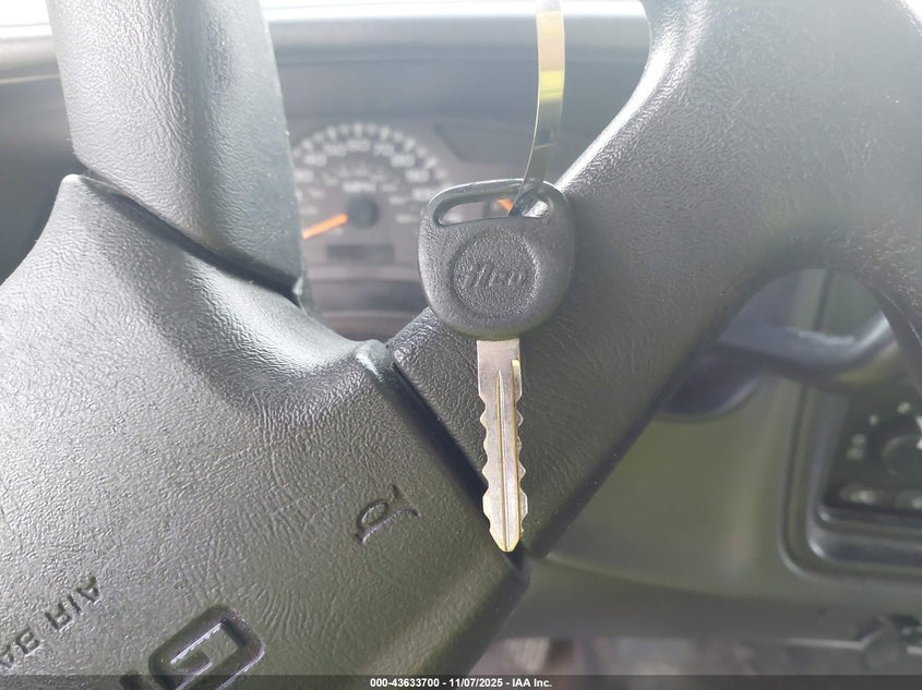 2003 GMC Sierra 2500Hd Work Truck VIN: 1GTHK24U23E285491 Lot: 43633700