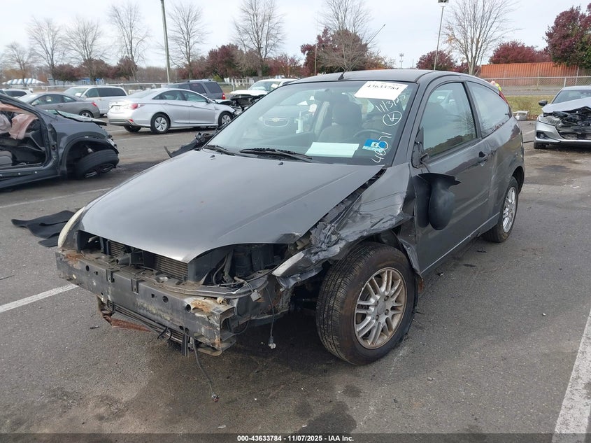 3FAFP31N75R146071 2005 FORD FOCUS photo no. 2