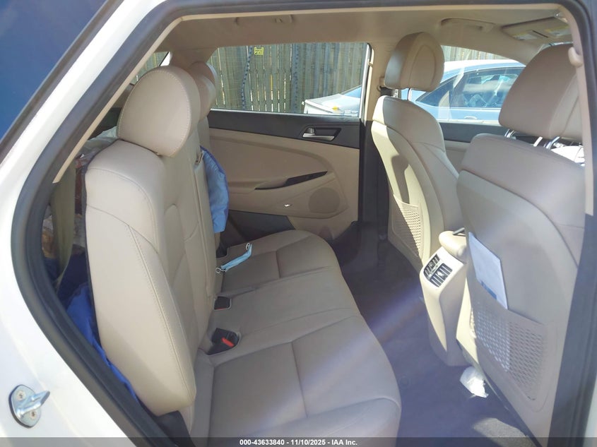KM8J33A21JU666125 2018 HYUNDAI TUCSON photo no. 8