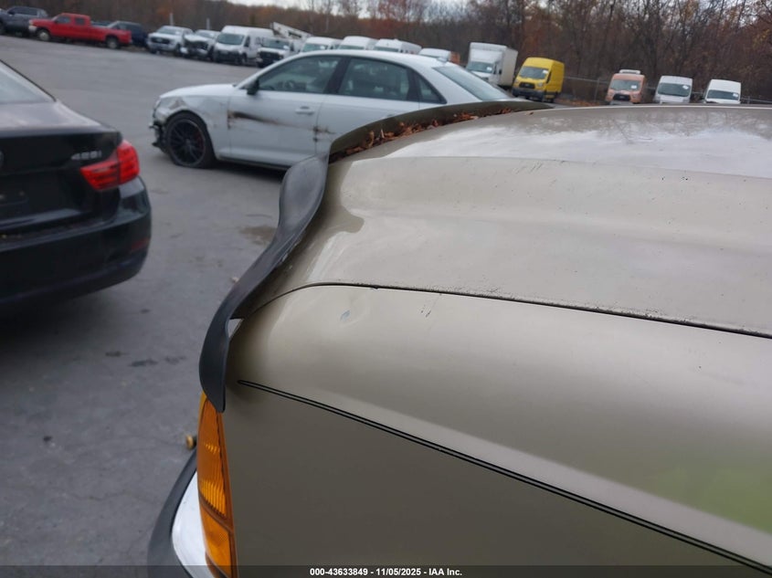 2000 Ford F-350 Lariat/Xl/Xlt VIN: 1FTSW31F3YEA87211 Lot: 43633849