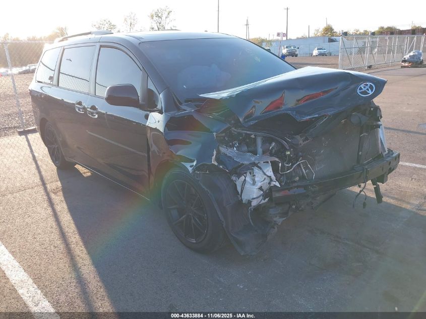 TOYOTA SIENNA XLE PREMIUM 8 PASSENGER
