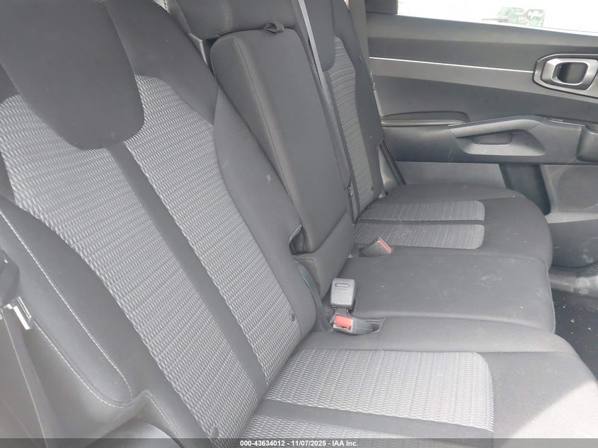2023 KIA SORENTO auction photo 8
