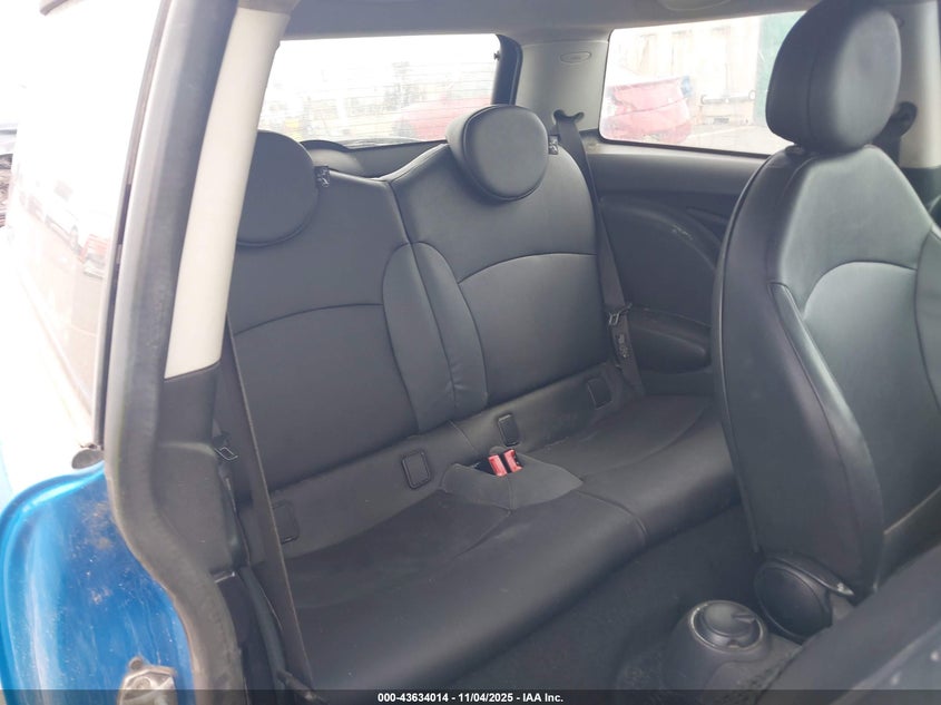 2008 Mini Cooper S VIN: WMWMF73518TT86953 Lot: 43634014