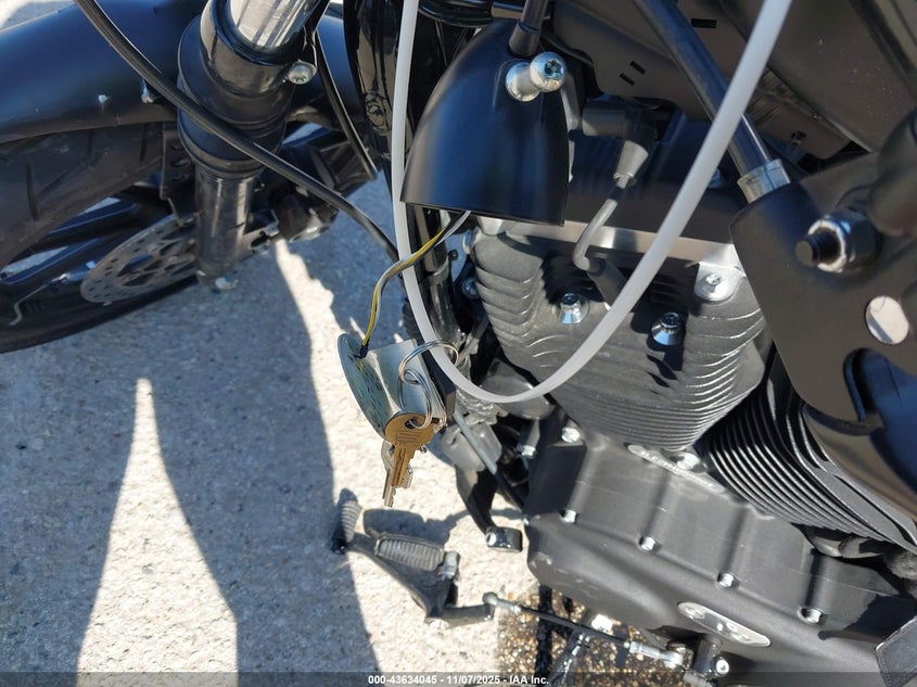 2021 Harley-Davidson Xl883 N VIN: 1HD4LE213MB405998 Lot: 43634045