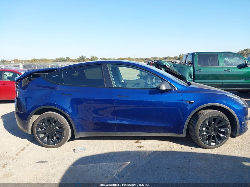 2022 Tesla Model Y Long Range Dual Motor All-Wheel Drive VIN: 7SAYGDEE3NA002120 Lot: 43634081