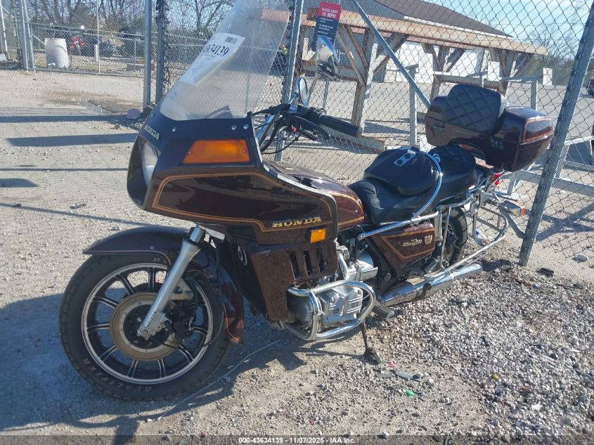 1HFSC0206DA330731 1983 HONDA GL photo no. 2