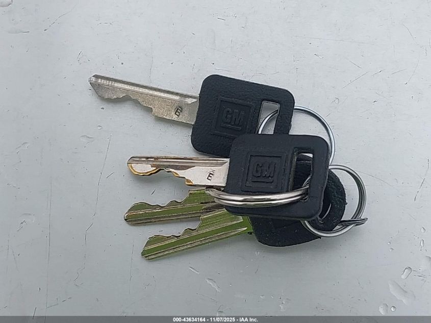 1994 Chevrolet Gmt-400 C1500 VIN: 1GCEC14K7RE174677 Lot: 43634164