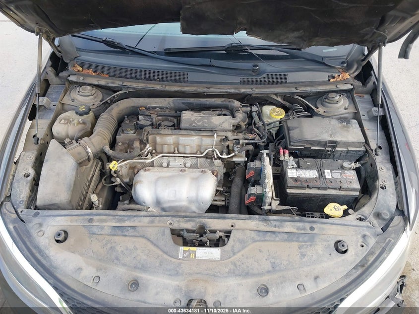 2015 Chrysler 200 Limited VIN: 1C3CCCAB1FN570305 Lot: 43634181