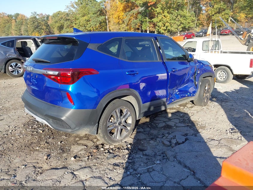 2023 Kia Seltos Lx VIN: KNDEPCAA6P7385656 Lot: 43634200