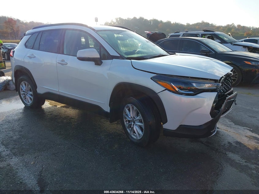 TOYOTA COROLLA CROSS LE