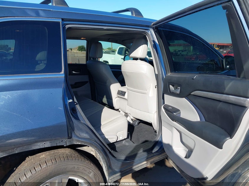 2017 TOYOTA HIGHLANDER LIMITED 5TDDZRFH5HS427384