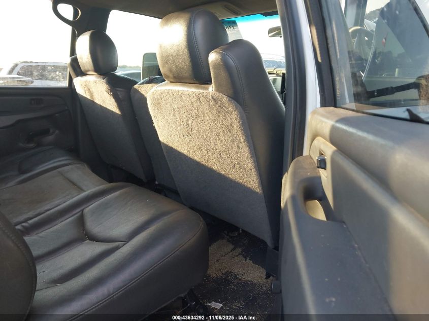 2005 Chevrolet Silverado 2500Hd Work Truck VIN: 1GCHC23U95F848936 Lot: 43634292