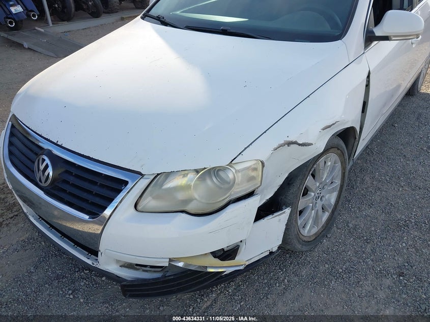 2008 Volkswagen Passat Turbo VIN: WVWXK73C28E169720 Lot: 43634331