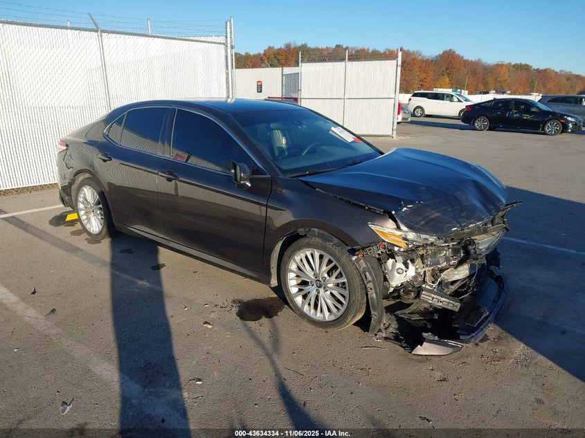 2018 TOYOTA CAMRY XLE - 4T1B11HK1JU011824