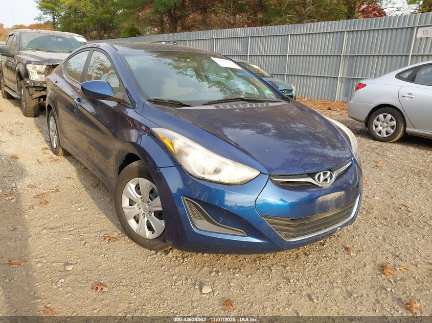 HYUNDAI ELANTRA SE