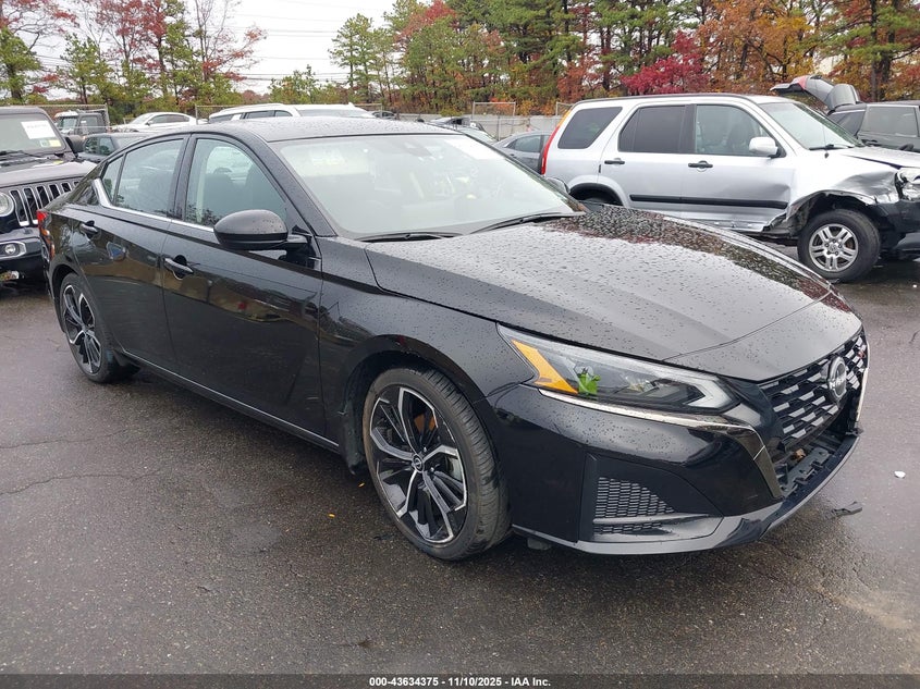 NISSAN ALTIMA SR FWD