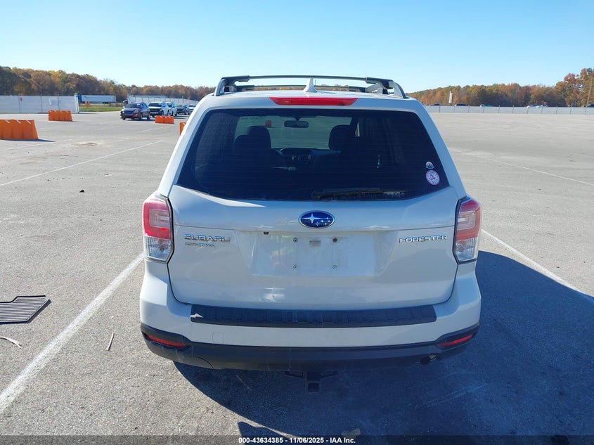2018 SUBARU FORESTER 2.5I - JF2SJABC7JH543921