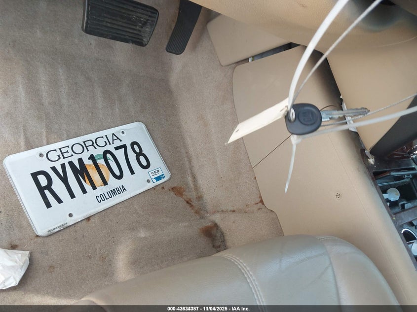 2008 Chevrolet Suburban 1500 Ltz VIN: 1GNFC16088R230155 Lot: 43634387