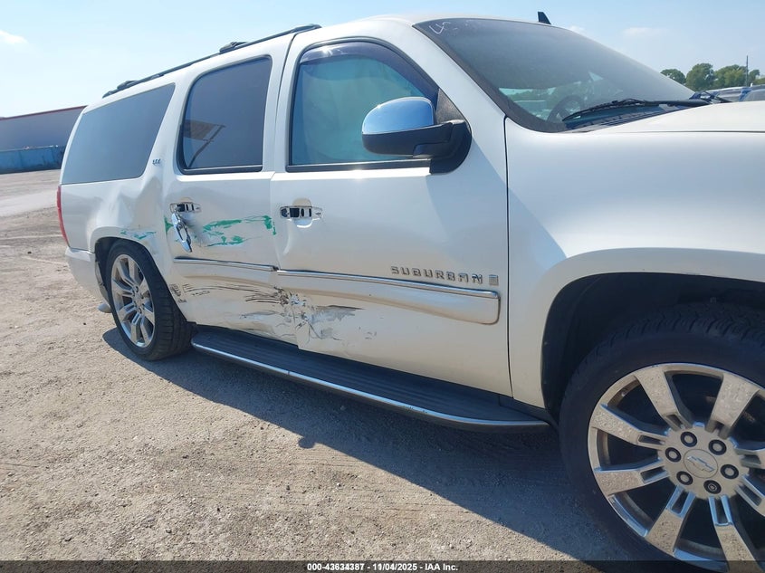 2008 Chevrolet Suburban 1500 Ltz VIN: 1GNFC16088R230155 Lot: 43634387