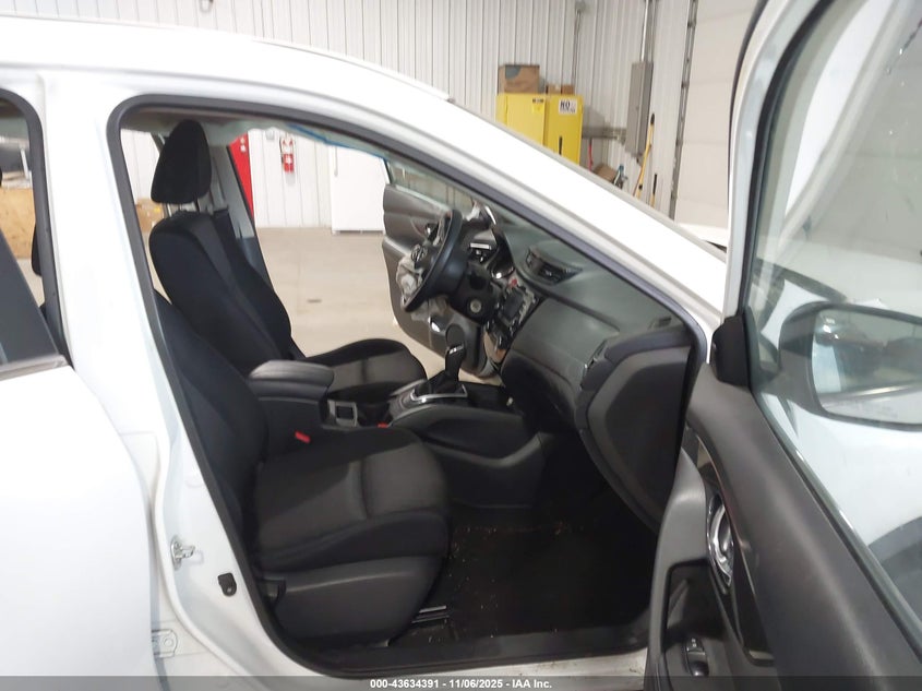 2017 NISSAN ROGUE S - KNMAT2MV0HP586456