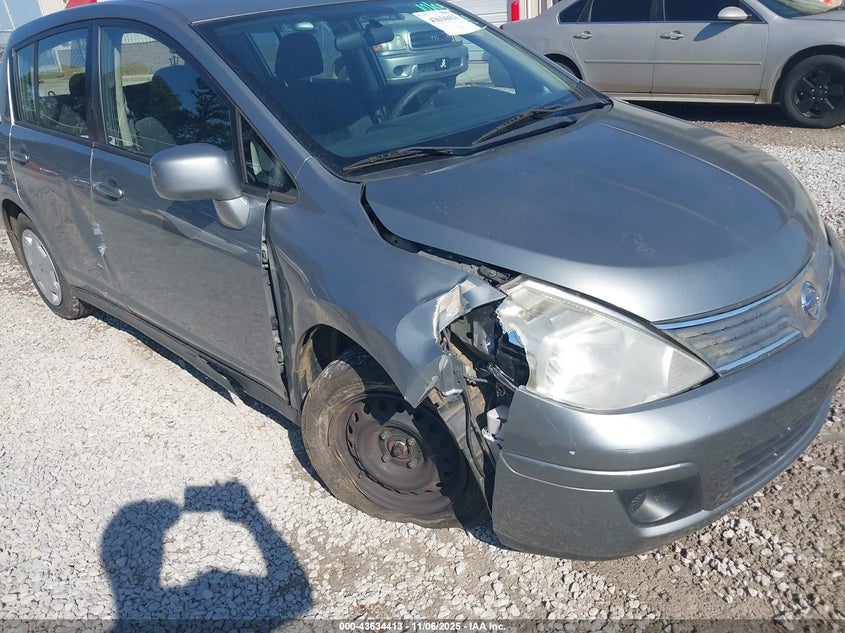 2009 Nissan Versa 1.8S VIN: 3N1BC13E29L476833 Lot: 43634413