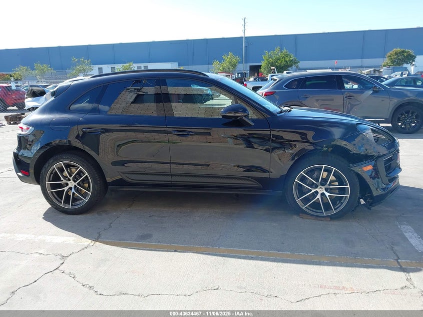 2024 Porsche Macan T VIN: WP1AA2A51RLB08662 Lot: 43634467