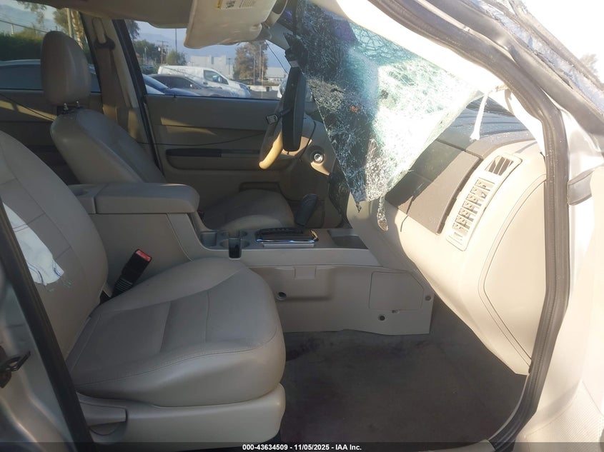 1FMCU03198KB76479 2008 FORD ESCAPE photo no. 5