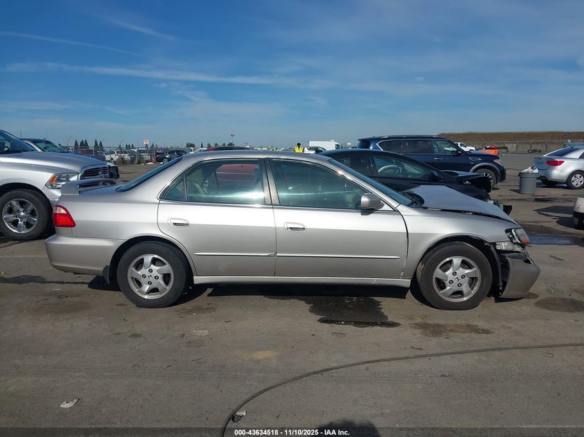 1HGCG6674WA144929 1998 HONDA ACCORD photo no. 13