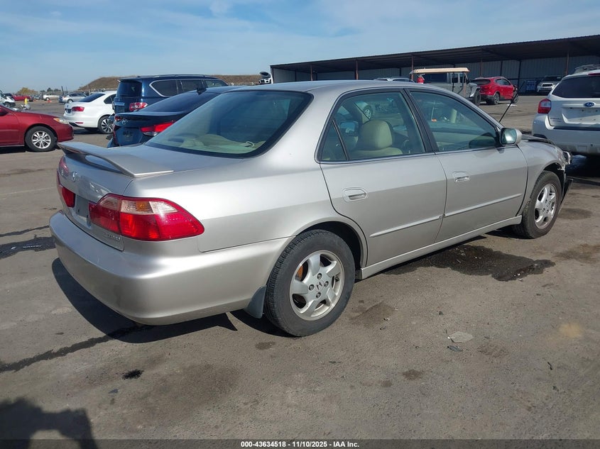 1HGCG6674WA144929 1998 HONDA ACCORD photo no. 4
