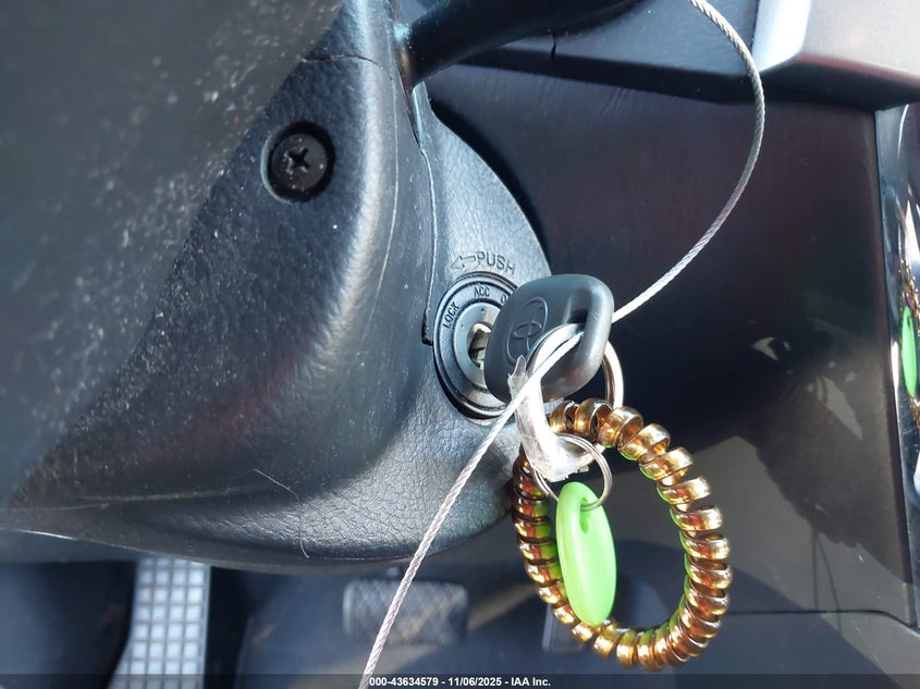 2005 Toyota Matrix VIN: 2T1KR32E05C374078 Lot: 43634579