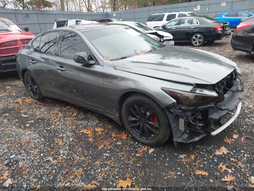 INFINITI Q50 PREMIUM