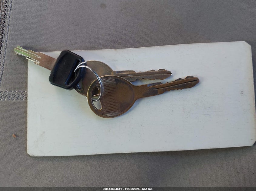 2000 Jeep Wrangler Sport VIN: 1J4FA49S4YP752056 Lot: 43634641