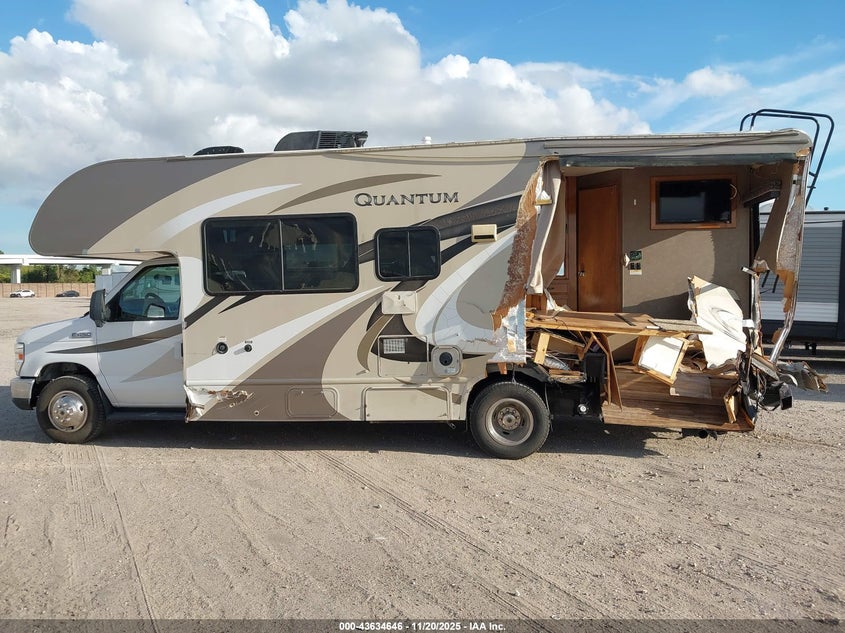 2017 Ford E-450 Cutaway VIN: 1FDXE4FS1HDC18741 Lot: 43634646